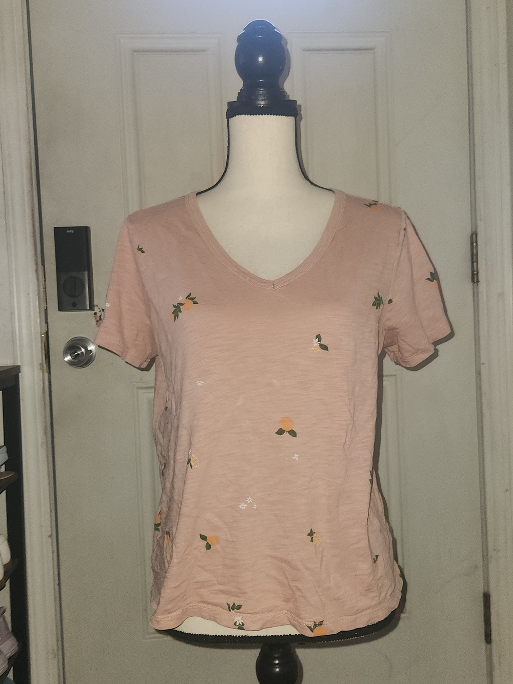 Old Navy Dusty Pink V-Neck Short Sleeve Tee with Small Orange Pictures